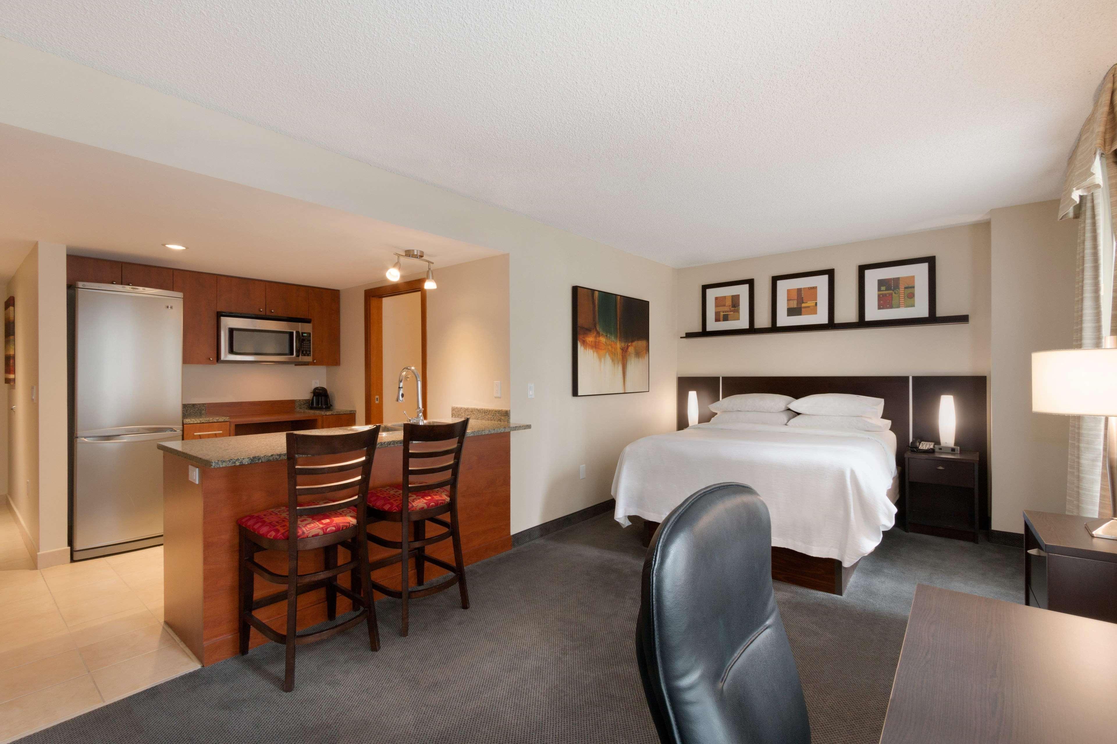 Embassy Suites By Hilton - Montreal Exteriér fotografie
