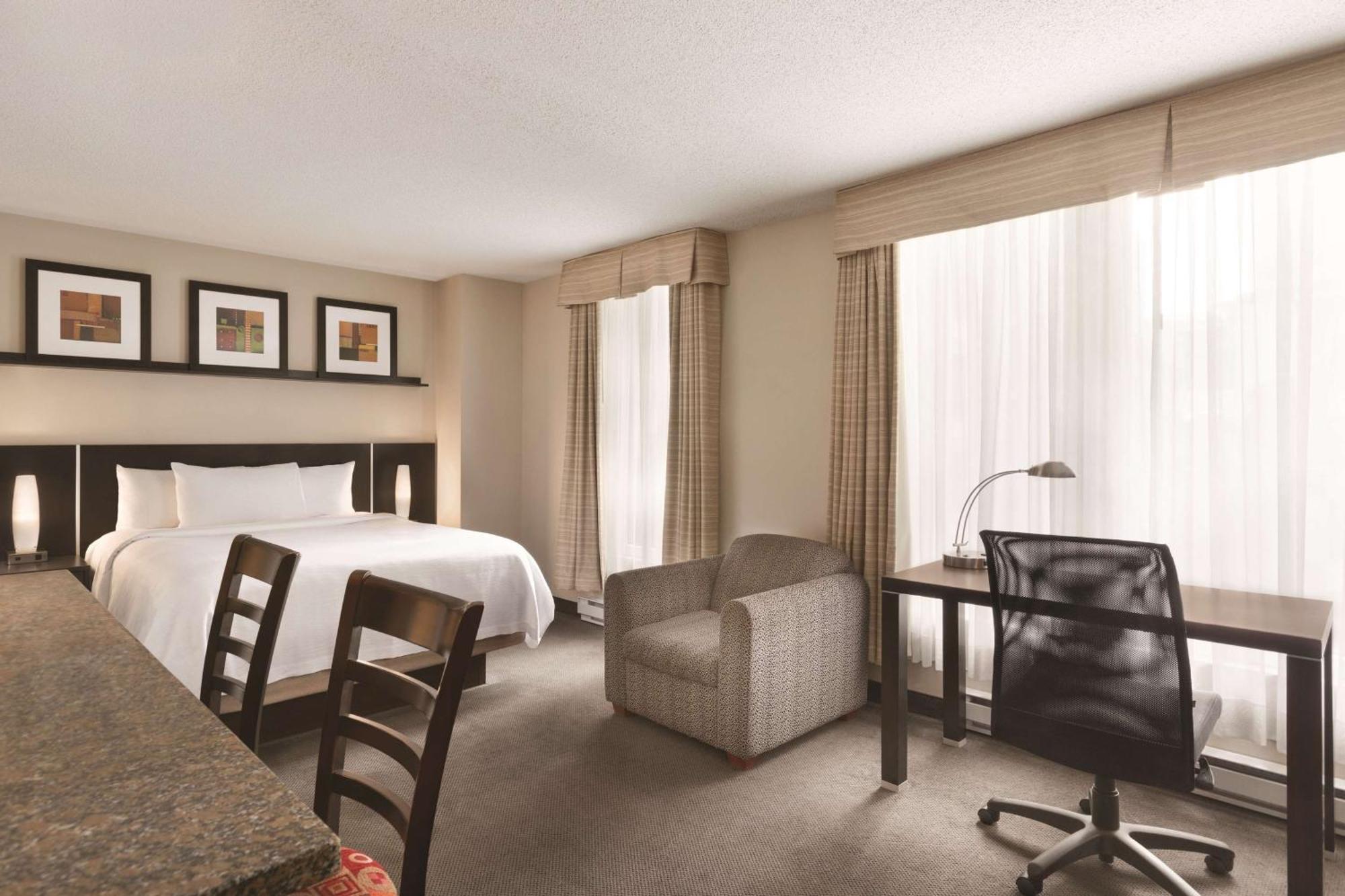 Embassy Suites By Hilton - Montreal Exteriér fotografie