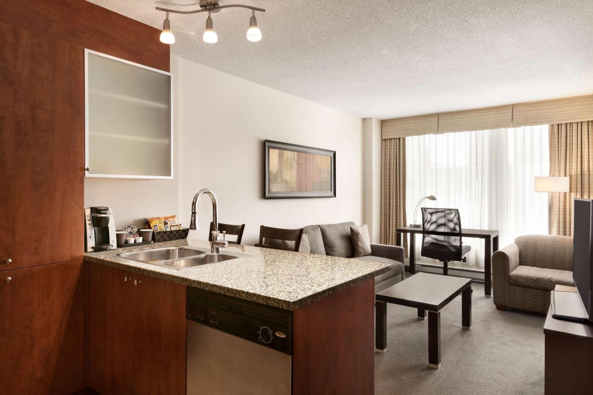 Embassy Suites By Hilton - Montreal Exteriér fotografie