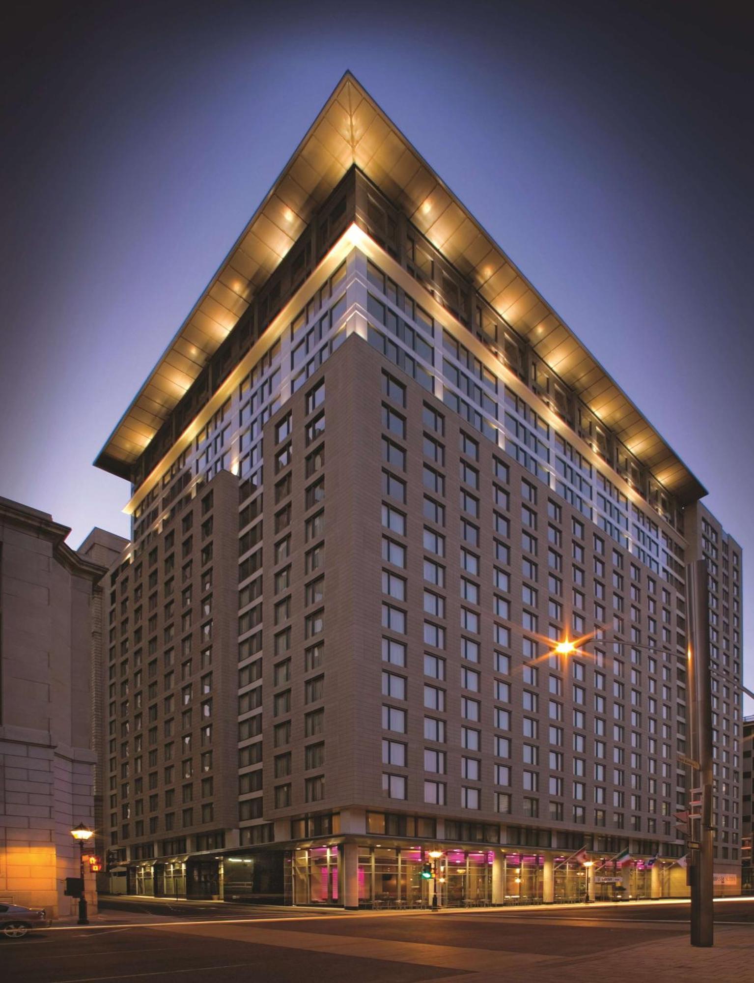 Embassy Suites By Hilton - Montreal Exteriér fotografie