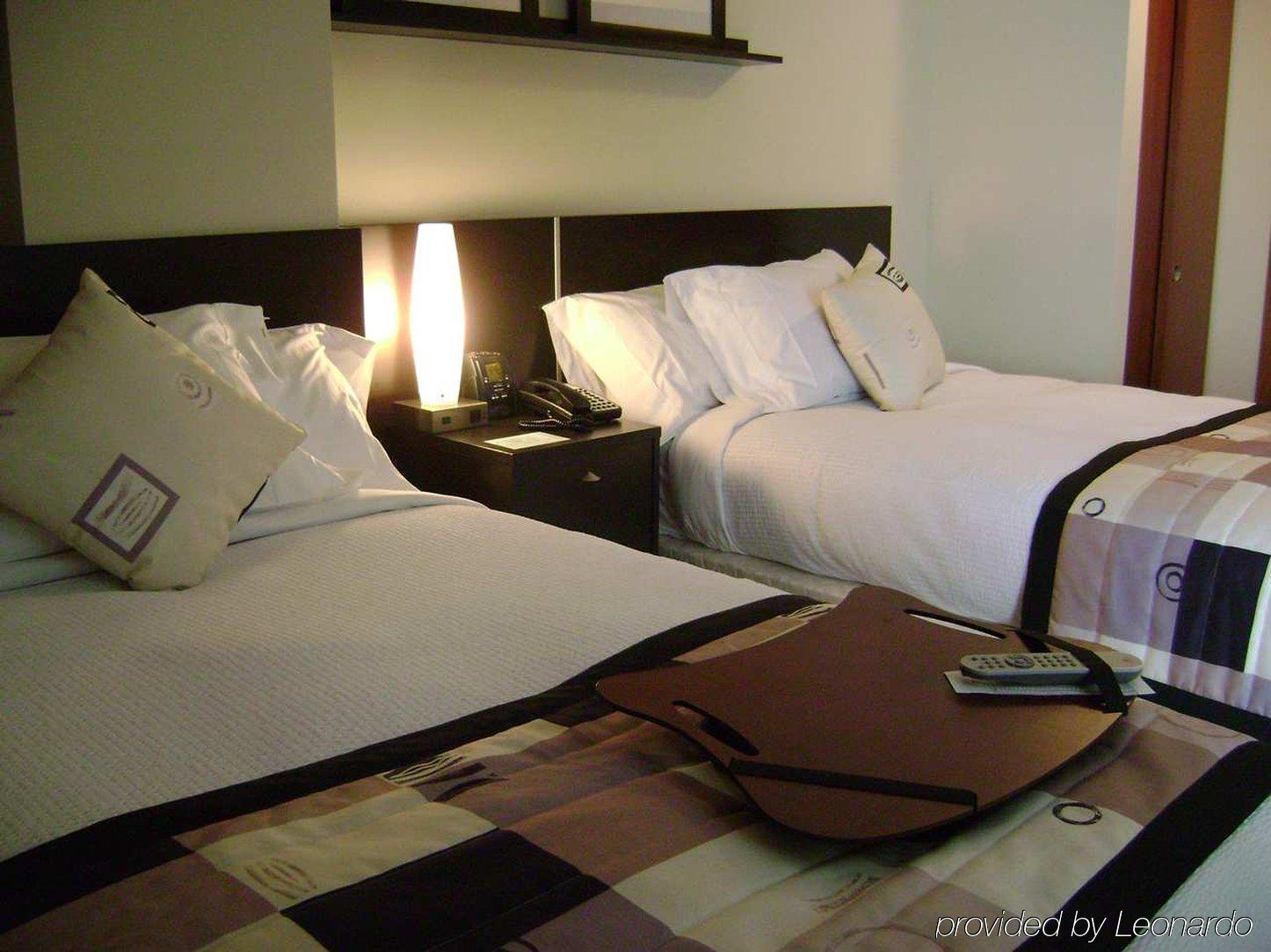 Embassy Suites By Hilton - Montreal Pokoj fotografie